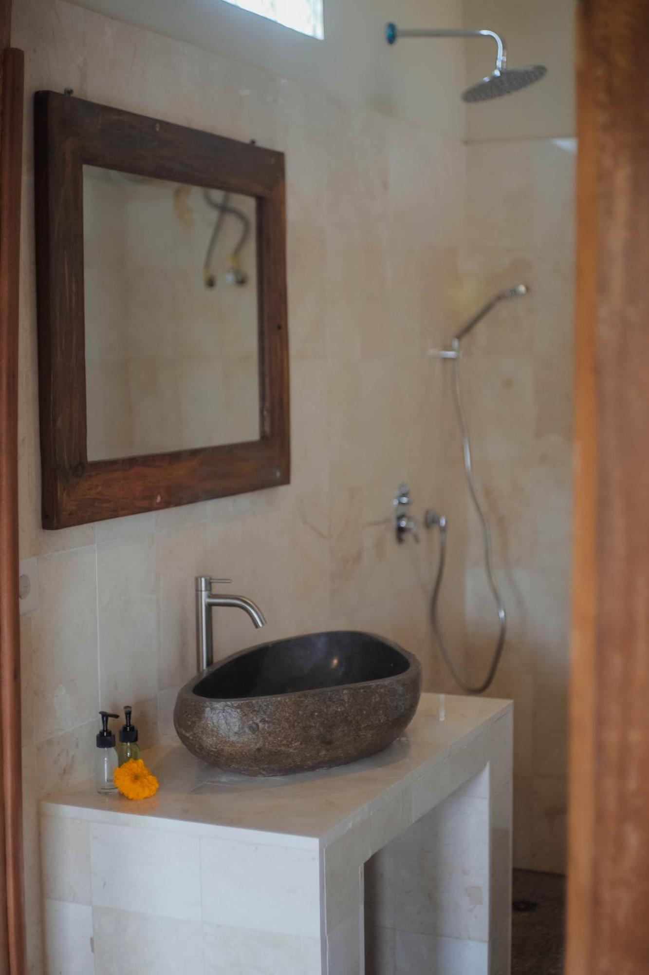 Nirwa 1 Ubud Guesthouse Екстериор снимка